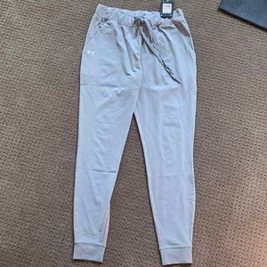 NWT Under Armour Super Lightweight Active Joggers